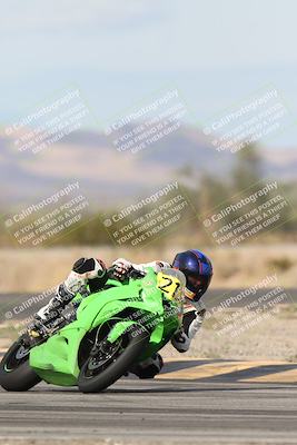 media/Nov-16-2025-Race Pace (Sun) [[8c5fa54630]]/Verified Riders/7-Turn 4 (1155am)/